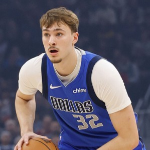 开云-19岁84天！弗拉格单场贡献至少25+5+10 历史第二年轻|达拉斯独行侠队|克利夫兰骑士队|勒布朗-詹姆斯|斯特林-布朗|摩西-布朗_新浪体育_新浪新闻