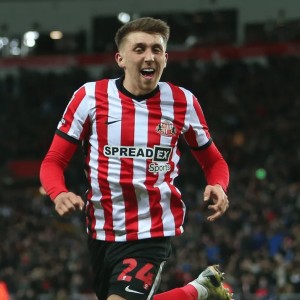 开云平台-桑德兰中场丹尼尔-尼尔接近离队，流浪者/谢菲联有意他