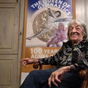 kaiyun官网-逃过大屠杀 拿5块奥运金牌 最长寿奥运冠军百岁啦